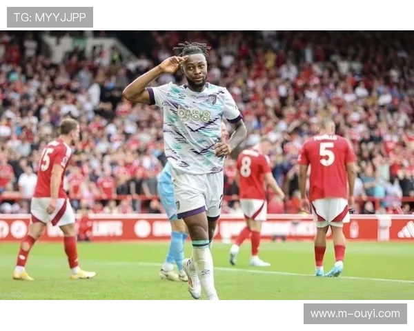 塞门约6500万镑加盟曼城，身穿42号致敬自己